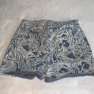 Patterned jean shorts